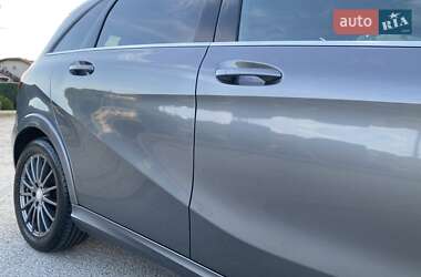 Хэтчбек Mercedes-Benz B-Class 2017 в 