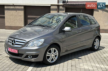 Хэтчбек Mercedes-Benz B-Class 2010 в 