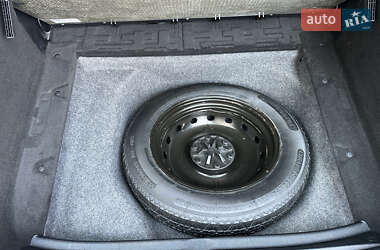 Хэтчбек Mercedes-Benz B-Class 2010 в 