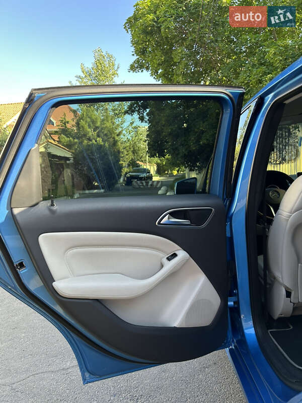 Хетчбек Mercedes-Benz B-Class 2014 в Одесі фото 31 Хетчбек Mercedes-Benz B-Class 2014 в Одесі