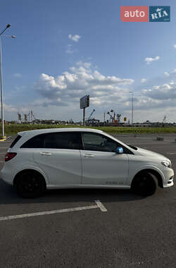 Хэтчбек Mercedes-Benz B-Class 2015 в 