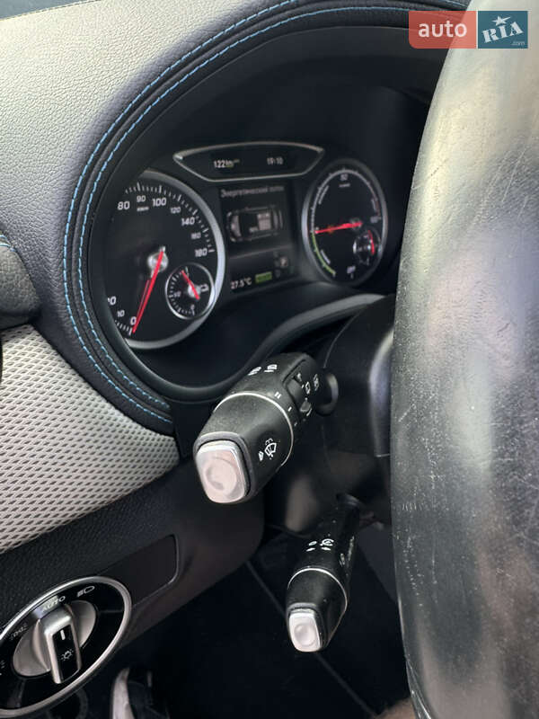Хэтчбек Mercedes-Benz B-Class 2015 в Львове