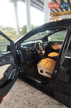 Хэтчбек Mercedes-Benz B-Class 2016 в 