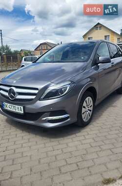 Хэтчбек Mercedes-Benz B-Class 2015 в 
