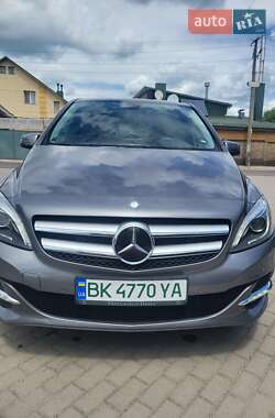 Хэтчбек Mercedes-Benz B-Class 2015 в 