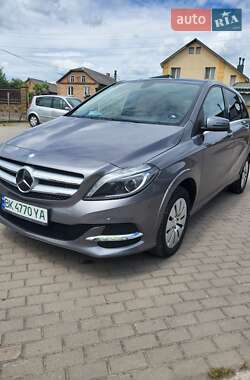 Хэтчбек Mercedes-Benz B-Class 2015 в 