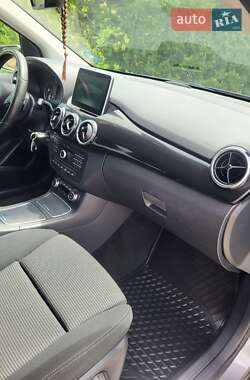 Хэтчбек Mercedes-Benz B-Class 2015 в 