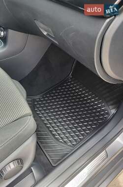Хэтчбек Mercedes-Benz B-Class 2015 в 