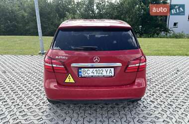 Хэтчбек Mercedes-Benz B-Class 2015 в 