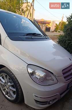 Хэтчбек Mercedes-Benz B-Class 2010 в Дачном