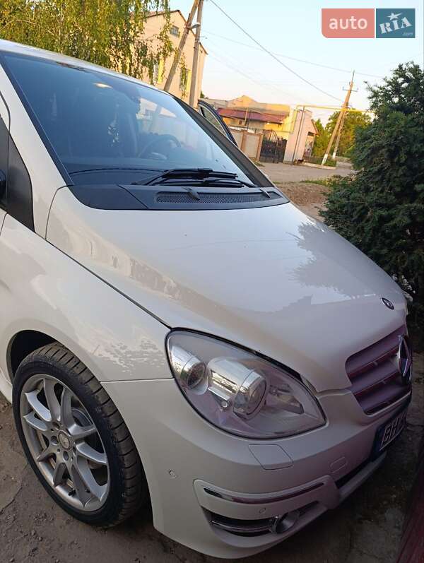 Mercedes-Benz B-Class 2010