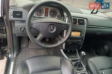 Хэтчбек Mercedes-Benz B-Class 2009 в 