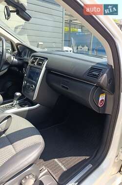 Хетчбек Mercedes-Benz B-Class 2010 в 