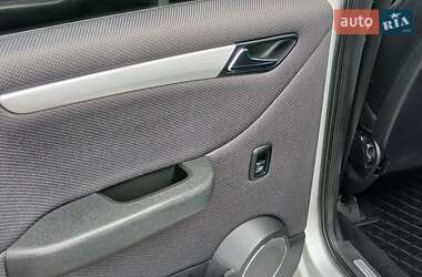 Хэтчбек Mercedes-Benz B-Class 2009 в 