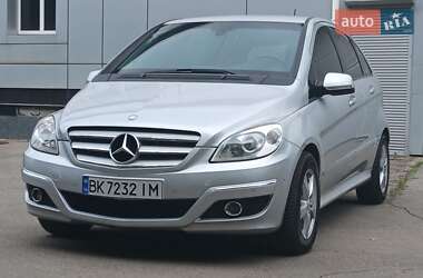 Хэтчбек Mercedes-Benz B-Class 2009 в 