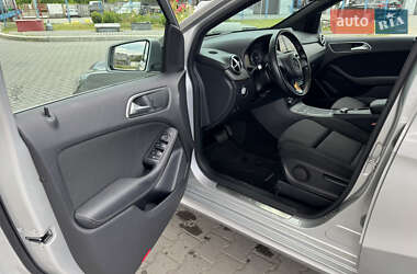 Хэтчбек Mercedes-Benz B-Class 2016 в 