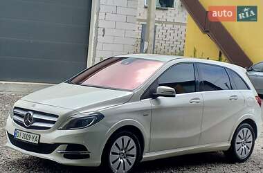 Хэтчбек Mercedes-Benz B-Class 2017 в 