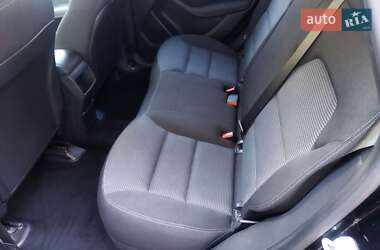 Хэтчбек Mercedes-Benz B-Class 2015 в 