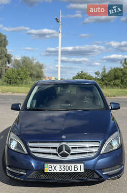Хэтчбек Mercedes-Benz B-Class 2012 в 