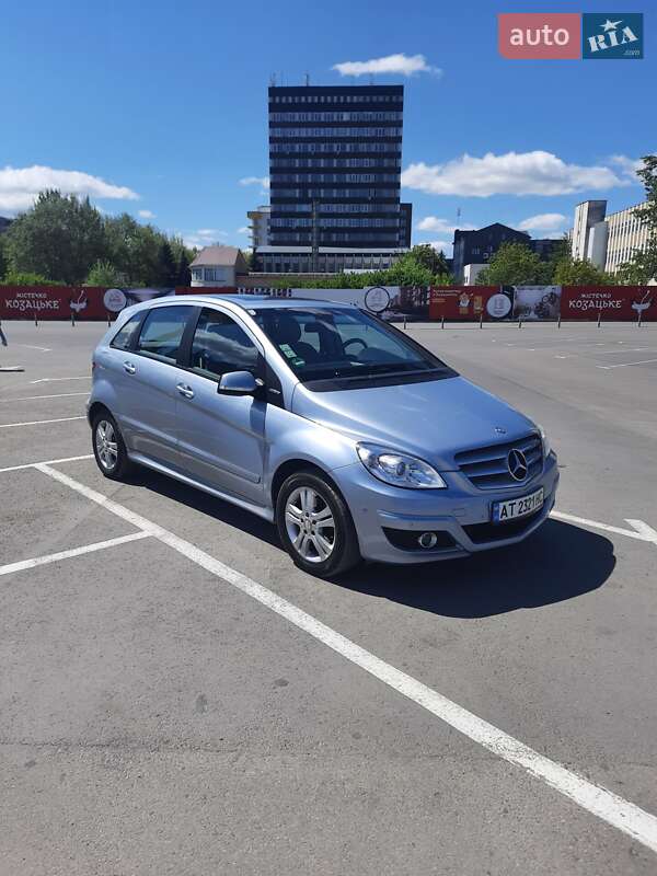 Хетчбек Mercedes-Benz B-Class 2011 в Івано-Франківську фото 2 Хетчбек Mercedes-Benz B-Class 2011 в Івано-Франківську