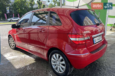 Хетчбек Mercedes-Benz B-Class 2009 в 