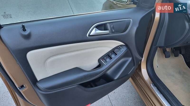 Хэтчбек Mercedes-Benz B-Class 2012 в Коростене