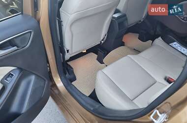 Хэтчбек Mercedes-Benz B-Class 2012 в 