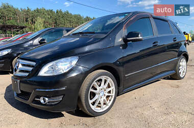 Хэтчбек Mercedes-Benz B-Class 2011 в 