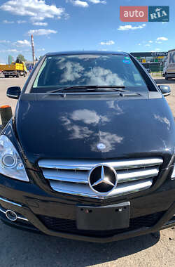 Хэтчбек Mercedes-Benz B-Class 2011 в 