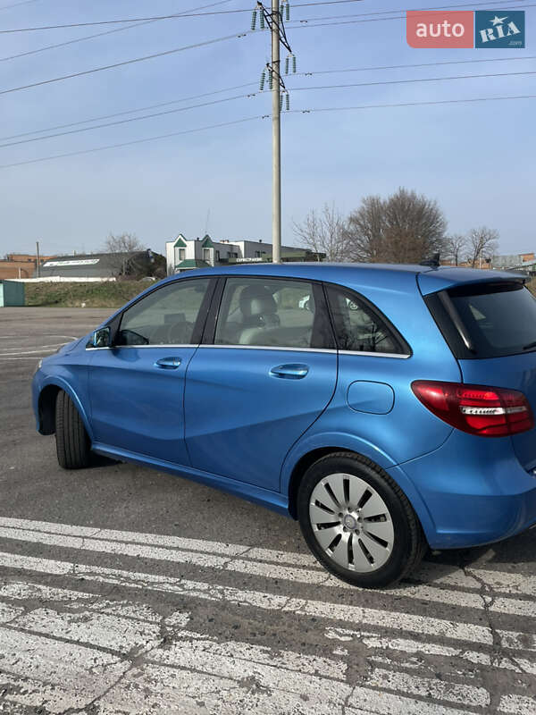 Хетчбек Mercedes-Benz B-Class 2015 в Полтаві фото 6 Хетчбек Mercedes-Benz B-Class 2015 в Полтаві