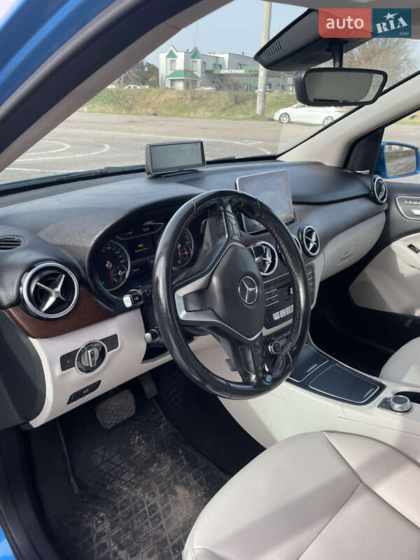 Хетчбек Mercedes-Benz B-Class 2015 в Полтаві фото 10 Хетчбек Mercedes-Benz B-Class 2015 в Полтаві