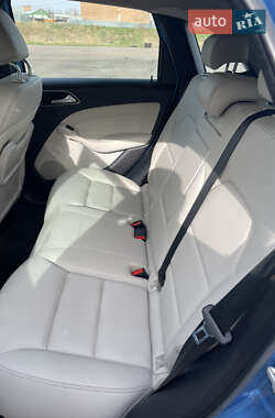 Хэтчбек Mercedes-Benz B-Class 2015 в 