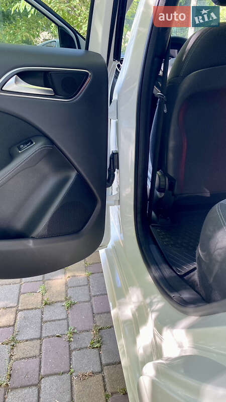 Хэтчбек Mercedes-Benz B-Class 2016 в Одессе