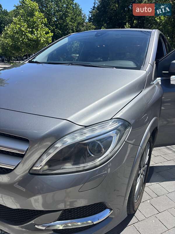 Хетчбек Mercedes-Benz B-Class 2016 в Хмельницькому