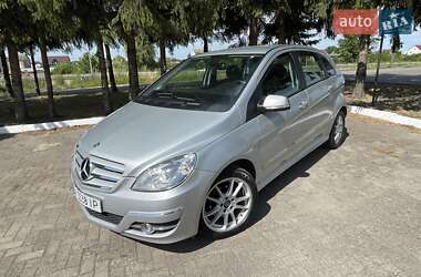 Хэтчбек Mercedes-Benz B-Class 2010 в 