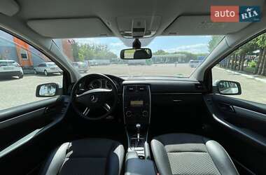 Хэтчбек Mercedes-Benz B-Class 2010 в 