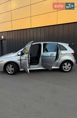 Хэтчбек Mercedes-Benz B-Class 2011 в 