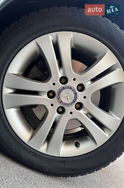 Хэтчбек Mercedes-Benz B-Class 2011 в 