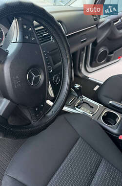 Хэтчбек Mercedes-Benz B-Class 2011 в 