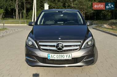 Хэтчбек Mercedes-Benz B-Class 2017 в 