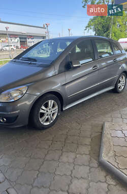 Хэтчбек Mercedes-Benz B-Class 2010 в 