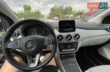 Хэтчбек Mercedes-Benz B-Class 2017 в 