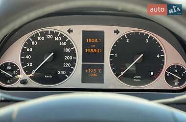 Хэтчбек Mercedes-Benz B-Class 2011 в 
