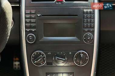 Хэтчбек Mercedes-Benz B-Class 2011 в 