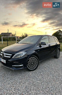 Хэтчбек Mercedes-Benz B-Class 2017 в 