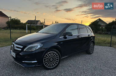 Хэтчбек Mercedes-Benz B-Class 2017 в 