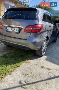 Хэтчбек Mercedes-Benz B-Class 2017 в 