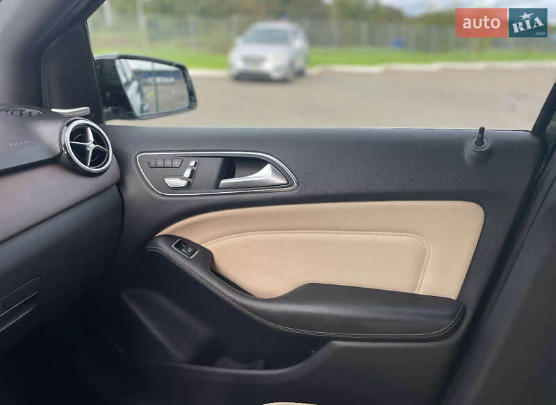 Хэтчбек Mercedes-Benz B-Class 2016 в Одессе фото 8 Хэтчбек Mercedes-Benz B-Class 2016 в Одессе