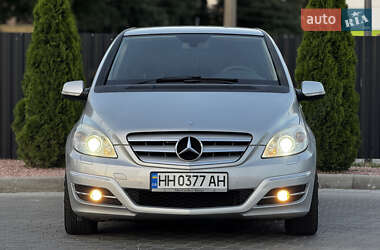 Хэтчбек Mercedes-Benz B-Class 2010 в 