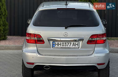 Хэтчбек Mercedes-Benz B-Class 2010 в 